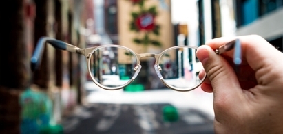 Как правильно ухаживать за очками?