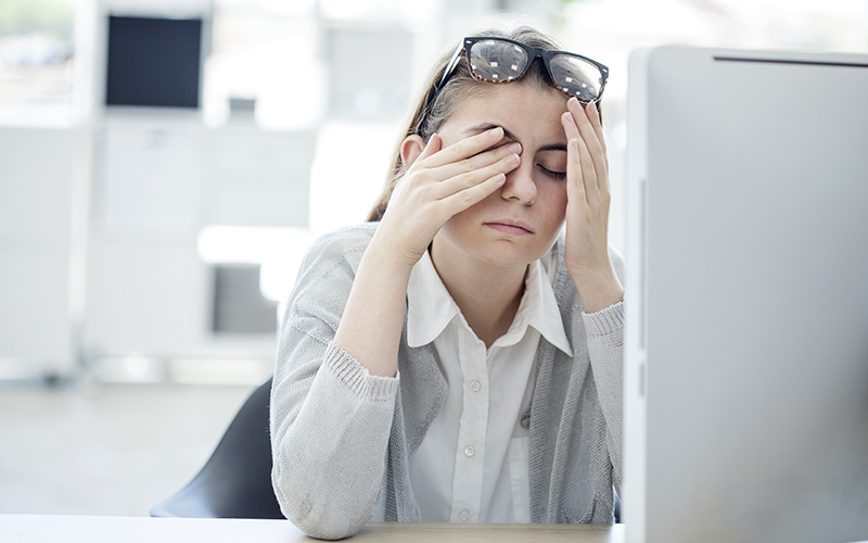 Перенапряжение глаз — причина пропусков на работе и во время учёбы?
