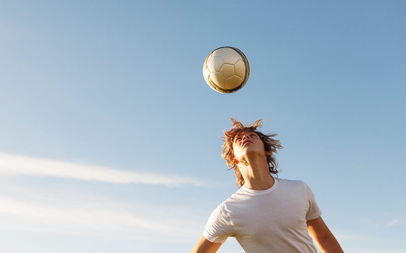 «Спортивные» травмы головы могут временно нарушать зрение