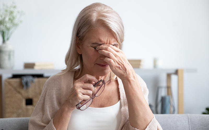 Боль в глазах — один из самых частых офтальмологических симптомов COVID-19