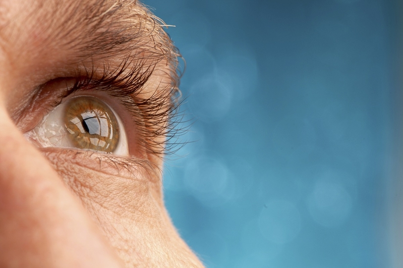 Оперативное лечение катаракты связано с повышенным риском развития сердечного приступа и инсульта